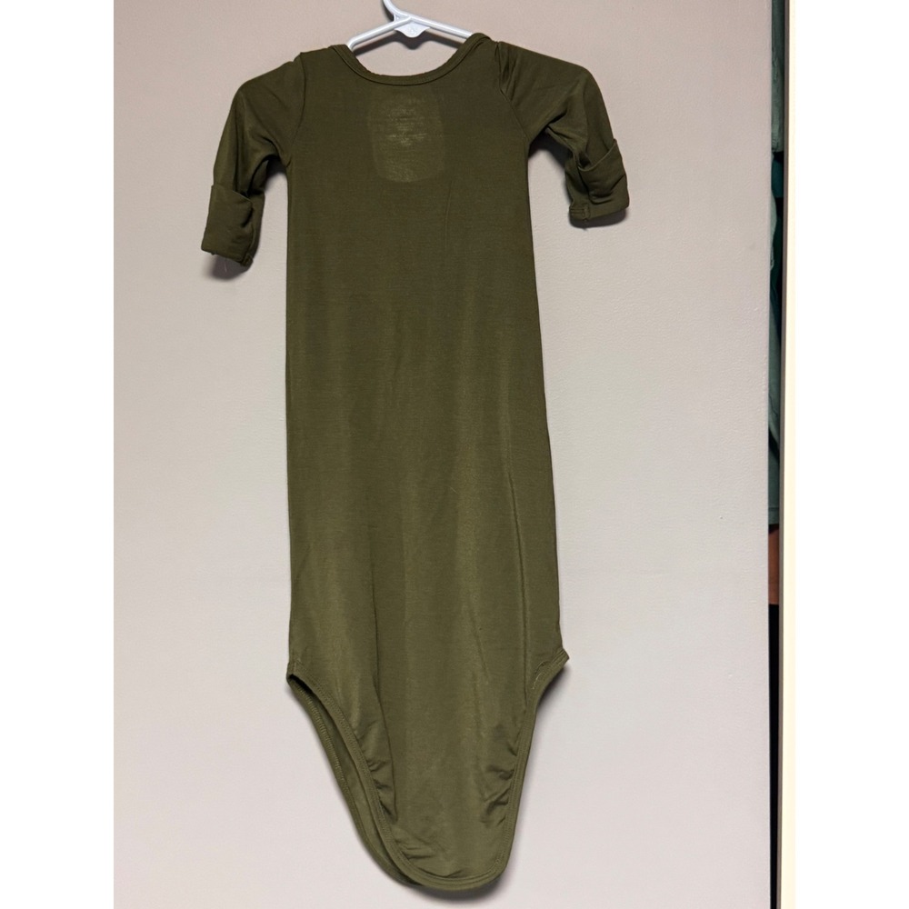 Caden Lane Knotted Baby Gown Olive Green Bamboo Henley Mitten Cuffs 7-14lbs - Picture 7 of 8